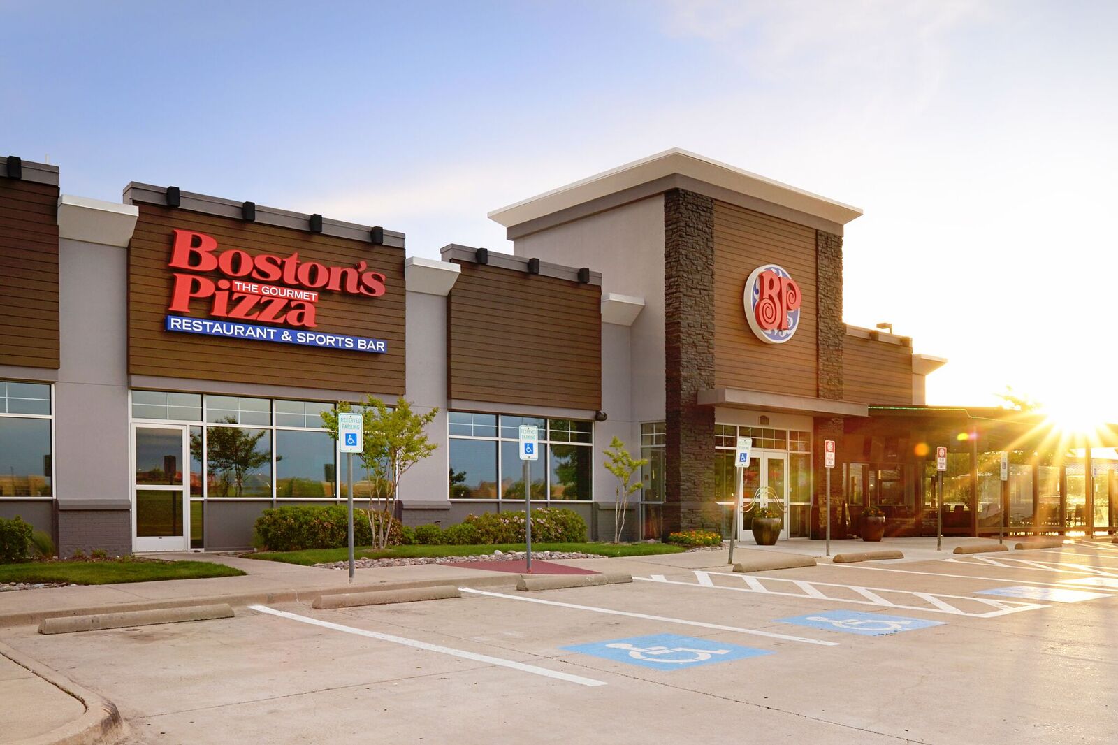 Boston's restaurant exterior in Irving, TX.